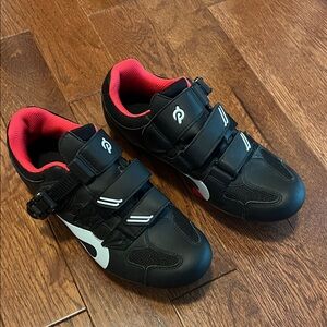 Peloton Black and Red Cycling Shoes, size 40 (men’s 7, women’s 9) Like New!